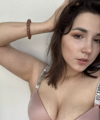 Виктория, 19 лет, 3 размер груди